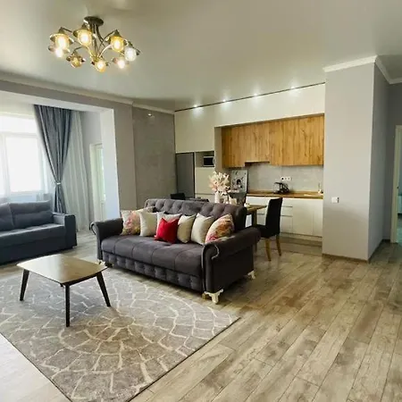 Просторные Апараменты В Центре, Жк Оркендеу Almaty Exterior photo