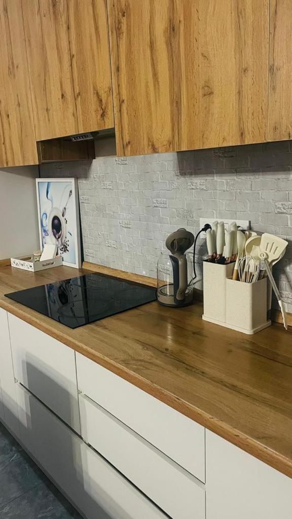 просторные апараменты в центре, жк оркендеу Apartment Almaty