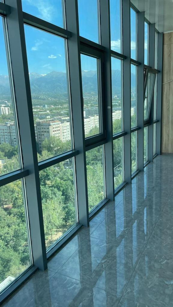 просторные апараменты в центре, жк оркендеу Apartment *
